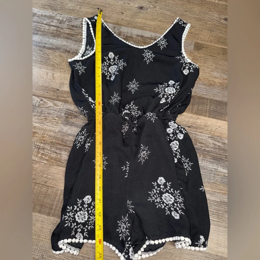 Paper Doll Girls Floral Romper Size 10 Black White Boho Pom Trim
